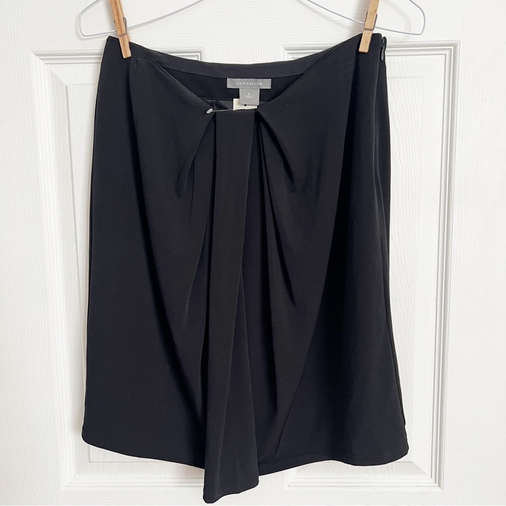 NWT Ann Taylor | Women’s Skirt Size M Black Career